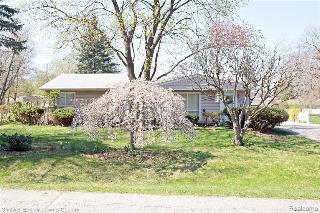 4323 Marcus Road Waterford, MI 48329 - Photo 2 of 36 IMG_4183.JPG