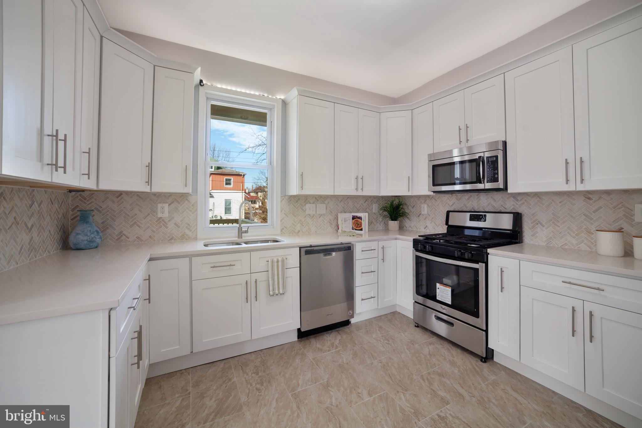 3906 Dorchester Road Baltimore, MD 21207 - Photo 10 of 33 Gourmet kitchen