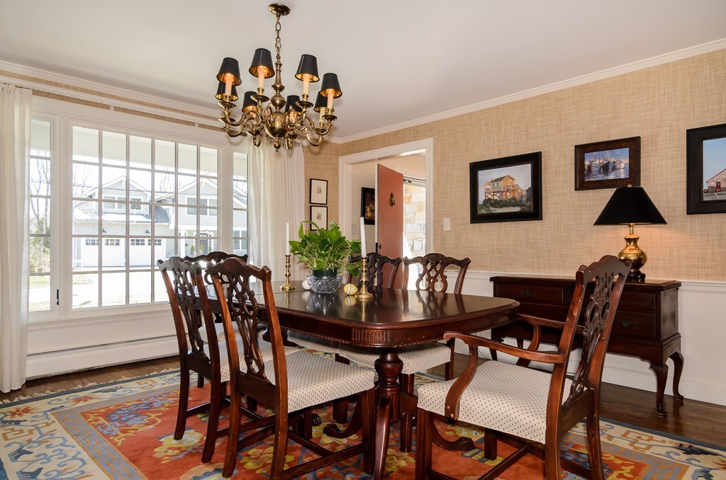 7 Winthrop Road Wellesley, MA 02482 - Photo 8 of 25