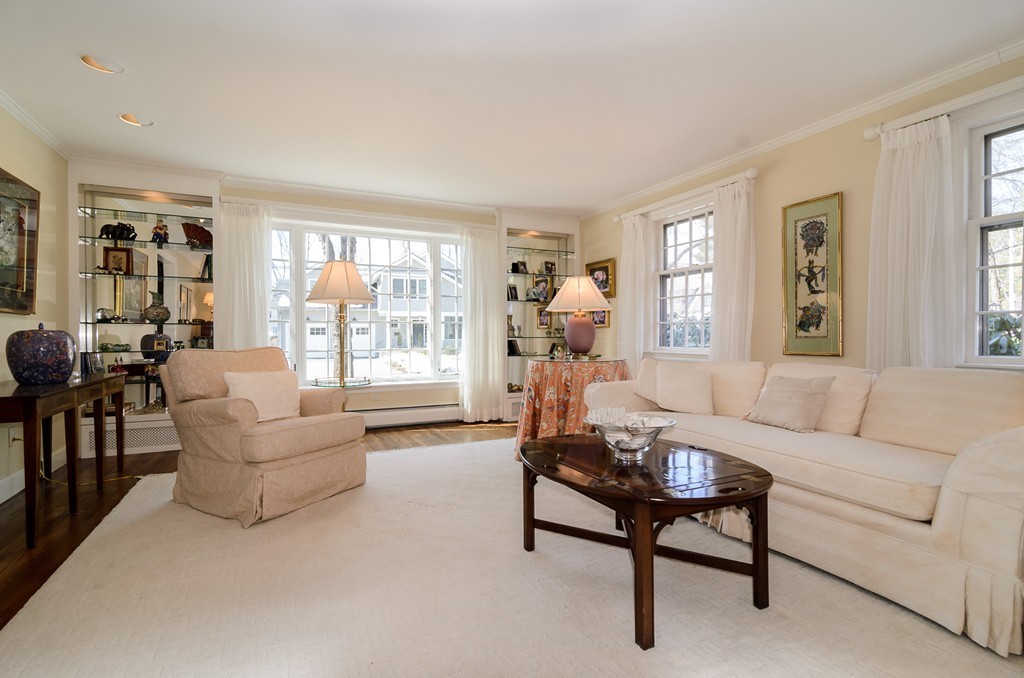 7 Winthrop Road Wellesley, MA 02482 - Photo 10 of 25