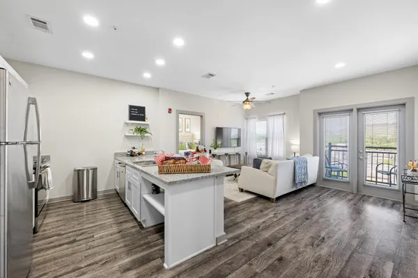 $319,900 | 782 Riverfront Parkway, Unit 416, Chattanooga, TN 37402