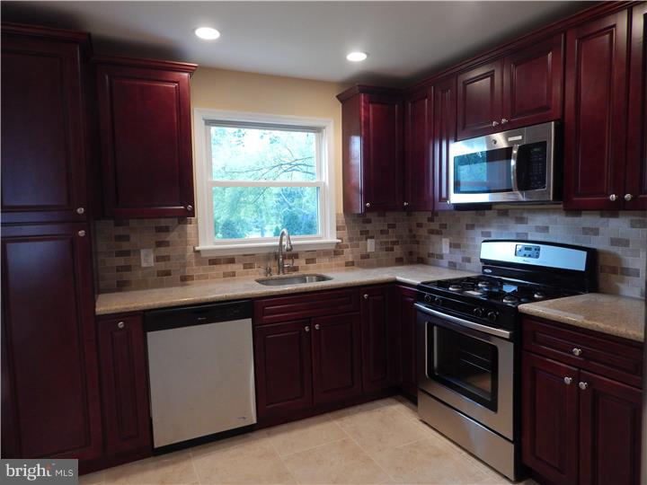 1021 Mueller Road Warminster, PA 18974 - Photo 10 of 25 Gallery Image 10
