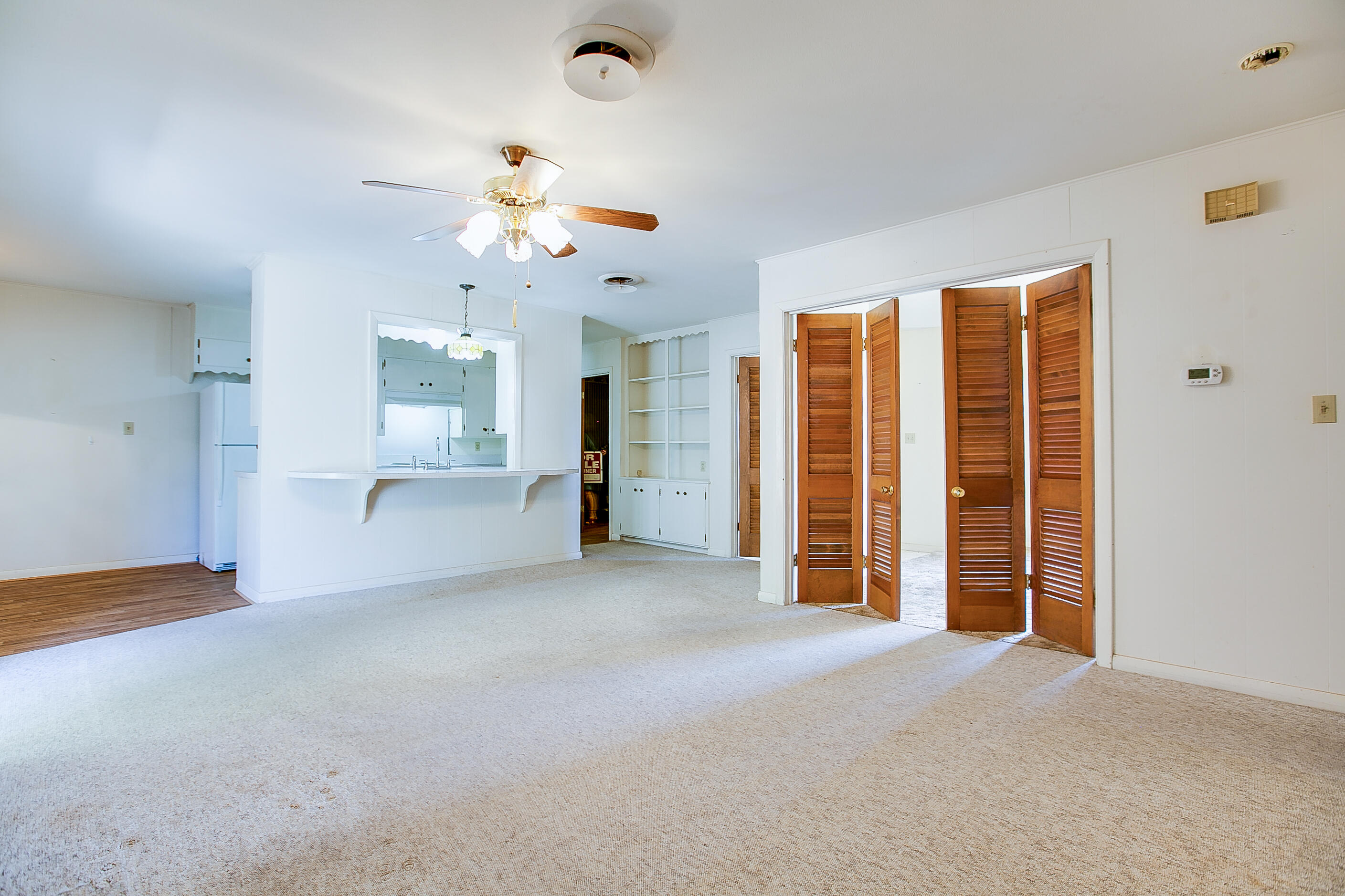 702 South State Street Bronte, TX 76933 - Photo 16 of 41 Living Area