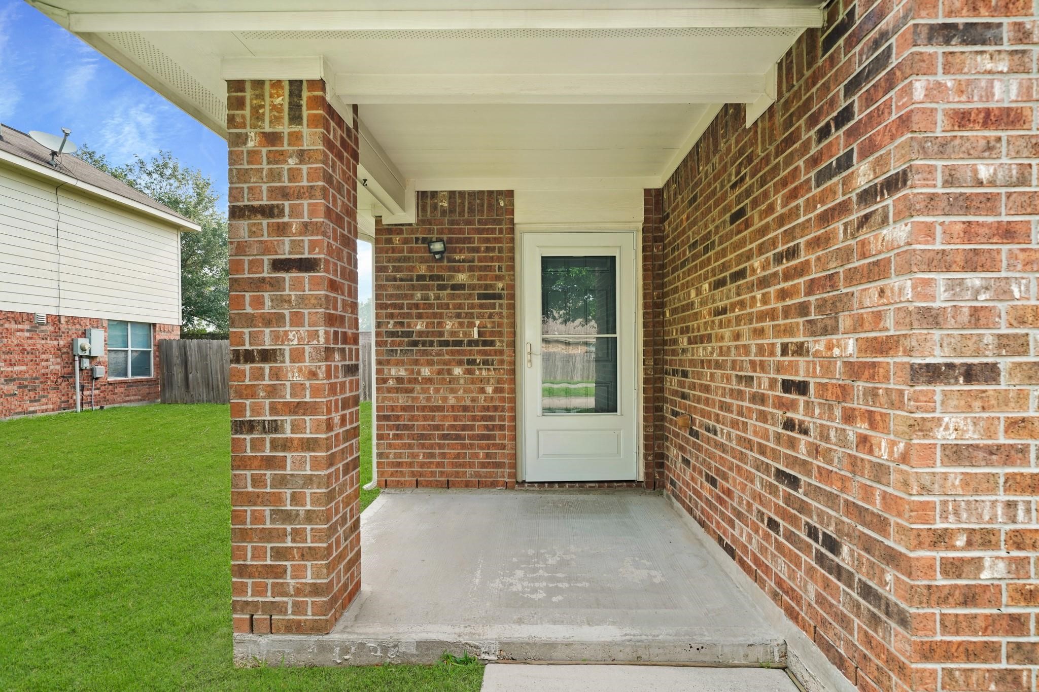 2813 Waterside Trail Pearland, TX 77584 - Photo 3 of 25