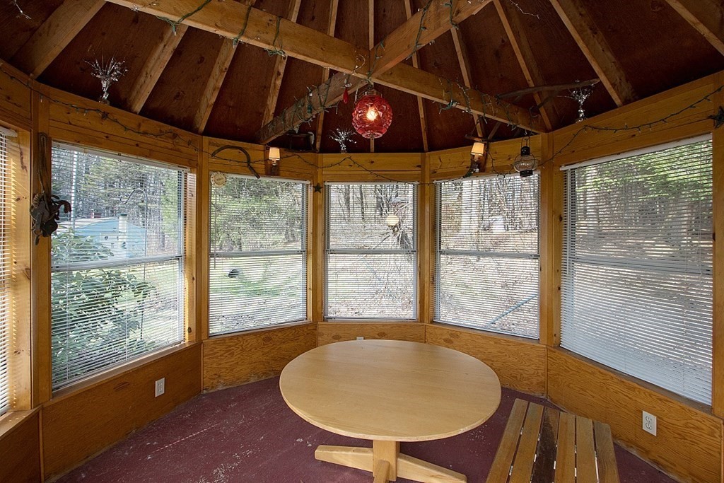 172 Minott Road Gardner, MA 01440 - Photo 33 of 36 a very nice looking room with a large window