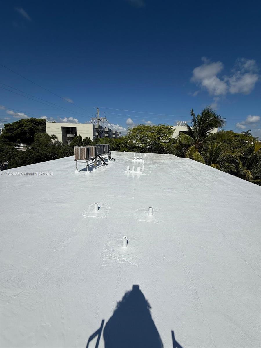 7025 Rue Granville, Unit 3 Miami Beach, FL 33141 - Photo 3 of 21 a view of outdoor space and yard