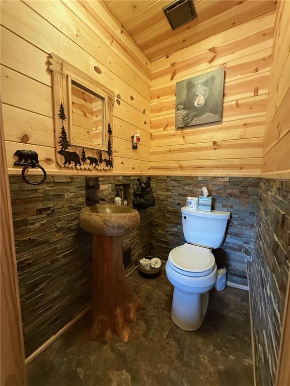 1825 Barclay Hill Road Beaver, PA 15009 - Photo 9 of 25 Half bath off of kitchen
