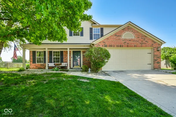 $339,900 | 1213 Barrington Drive, Greenwood, IN 46143