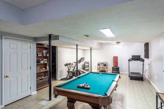 1251 Smith Thompson Road Bethpage, TN 37022 - Photo 50 of 71 a room with furniture and window