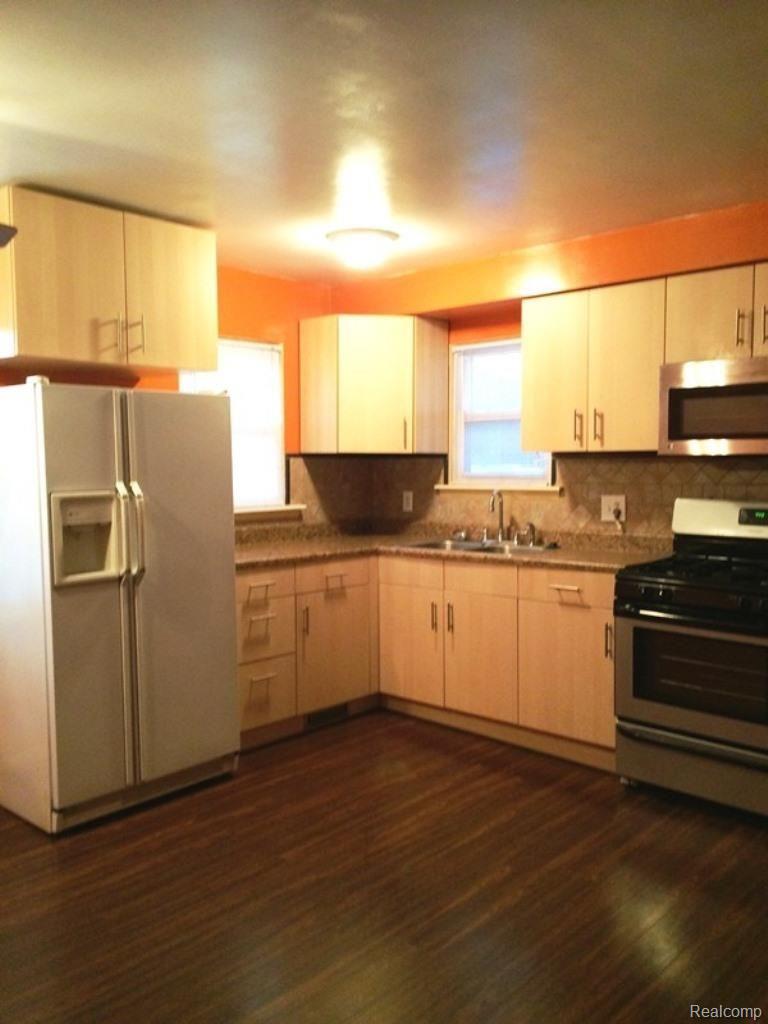 20956 Gill Road Farmington, MI 48335 - Photo 2 of 10 Gill Kitchen1.jpg