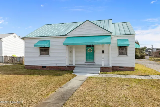$293,000 | 908 North 20th Street, Morehead City, NC 28557