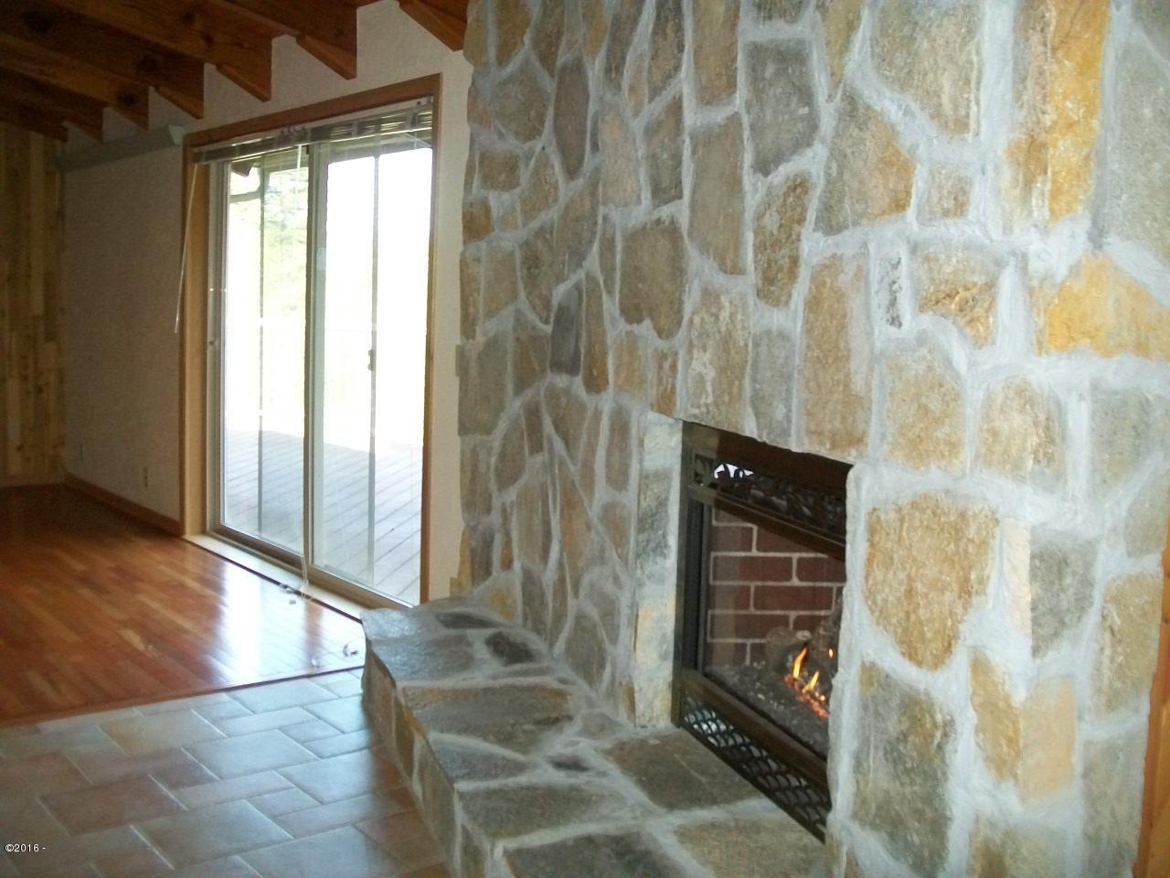 1133 Criteser Loop Toledo, OR 97391 - Photo 28 of 41 from dining area
