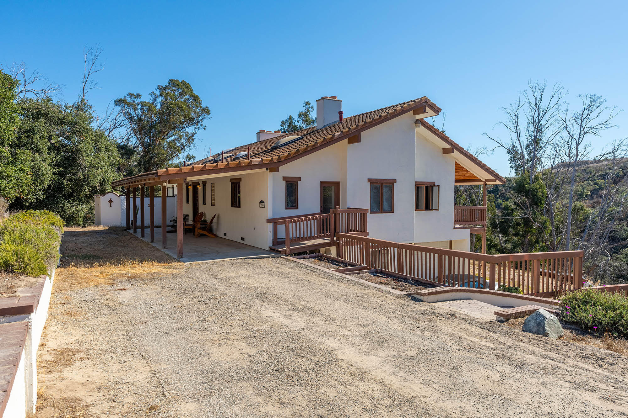 3290 Wild Oak Lompoc, CA 93436 - Photo 18 of 72 Front entry - 3290 Wild Oak Road 93436