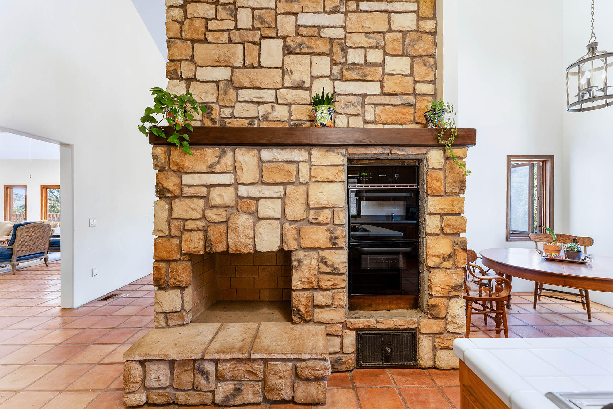 3290 Wild Oak Lompoc, CA 93436 - Photo 23 of 72 Kitchen oven & fireplace - 3290 Wild Oak