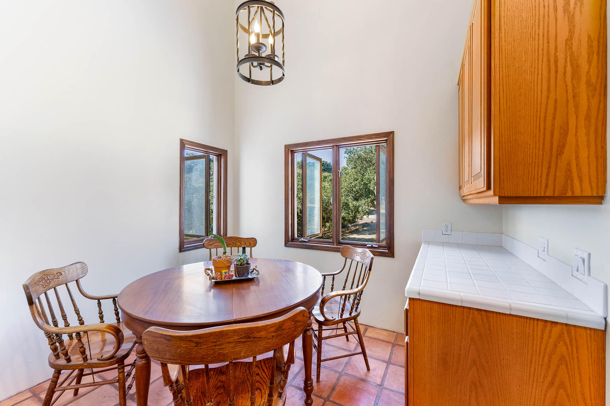3290 Wild Oak Lompoc, CA 93436 - Photo 27 of 72 Breakfast nook - 3290 Wild Oak Road