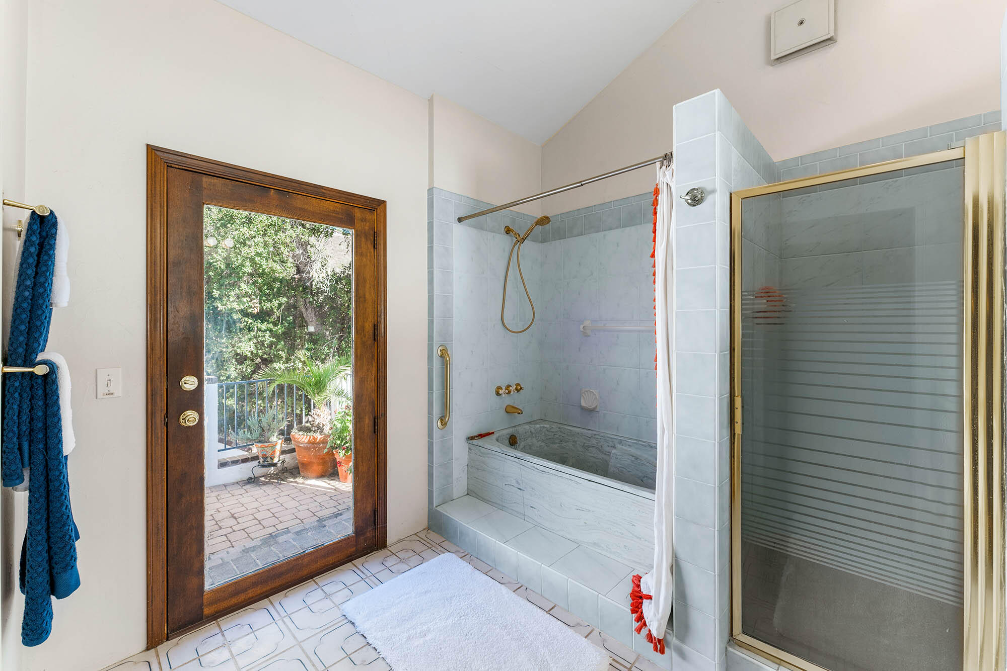 3290 Wild Oak Lompoc, CA 93436 - Photo 32 of 72 Primary bath - 3290 Wild Oak Road 93436