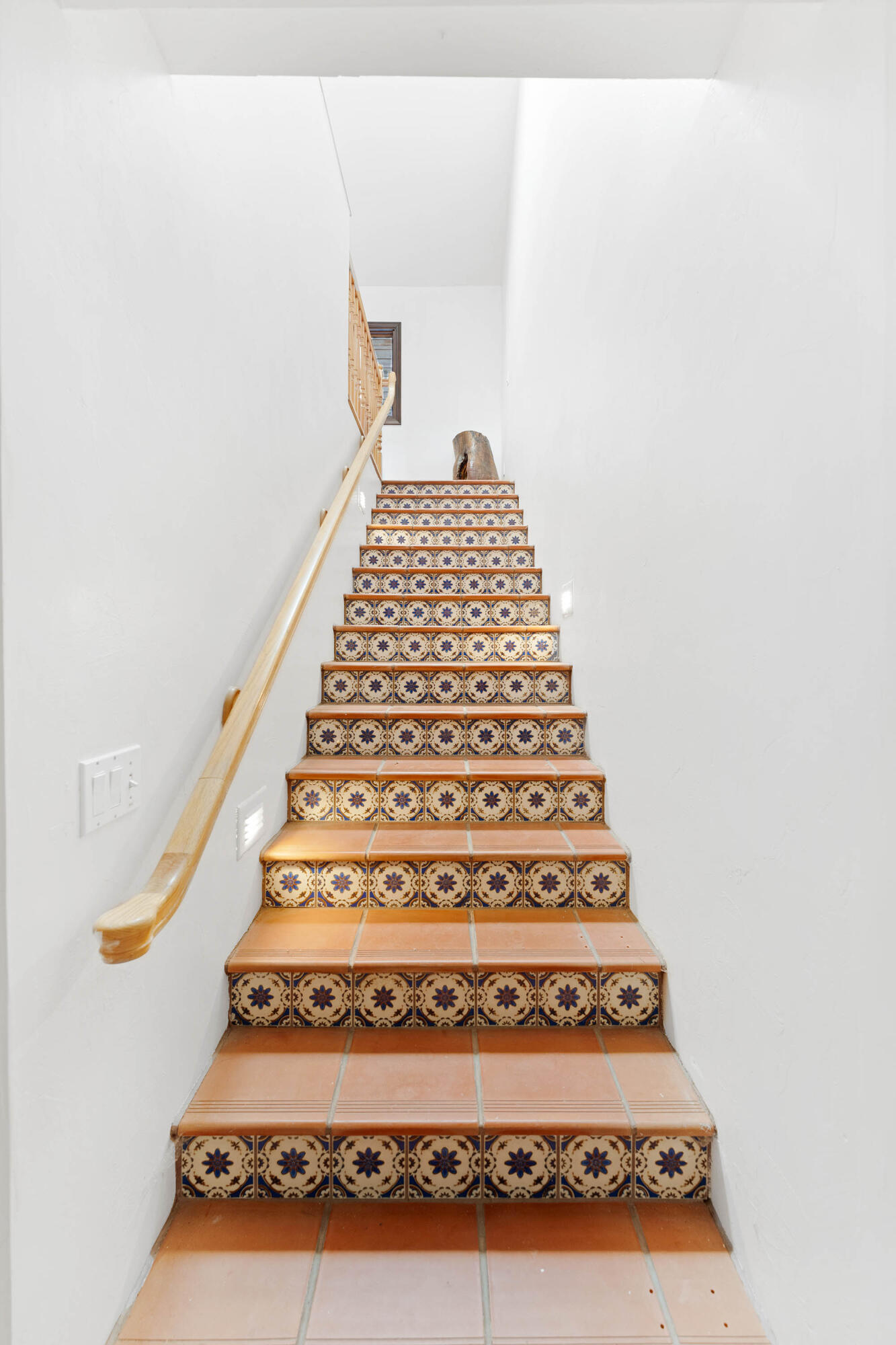 3290 Wild Oak Lompoc, CA 93436 - Photo 36 of 72 Decorative stairs - 3290 Wild Oak Road