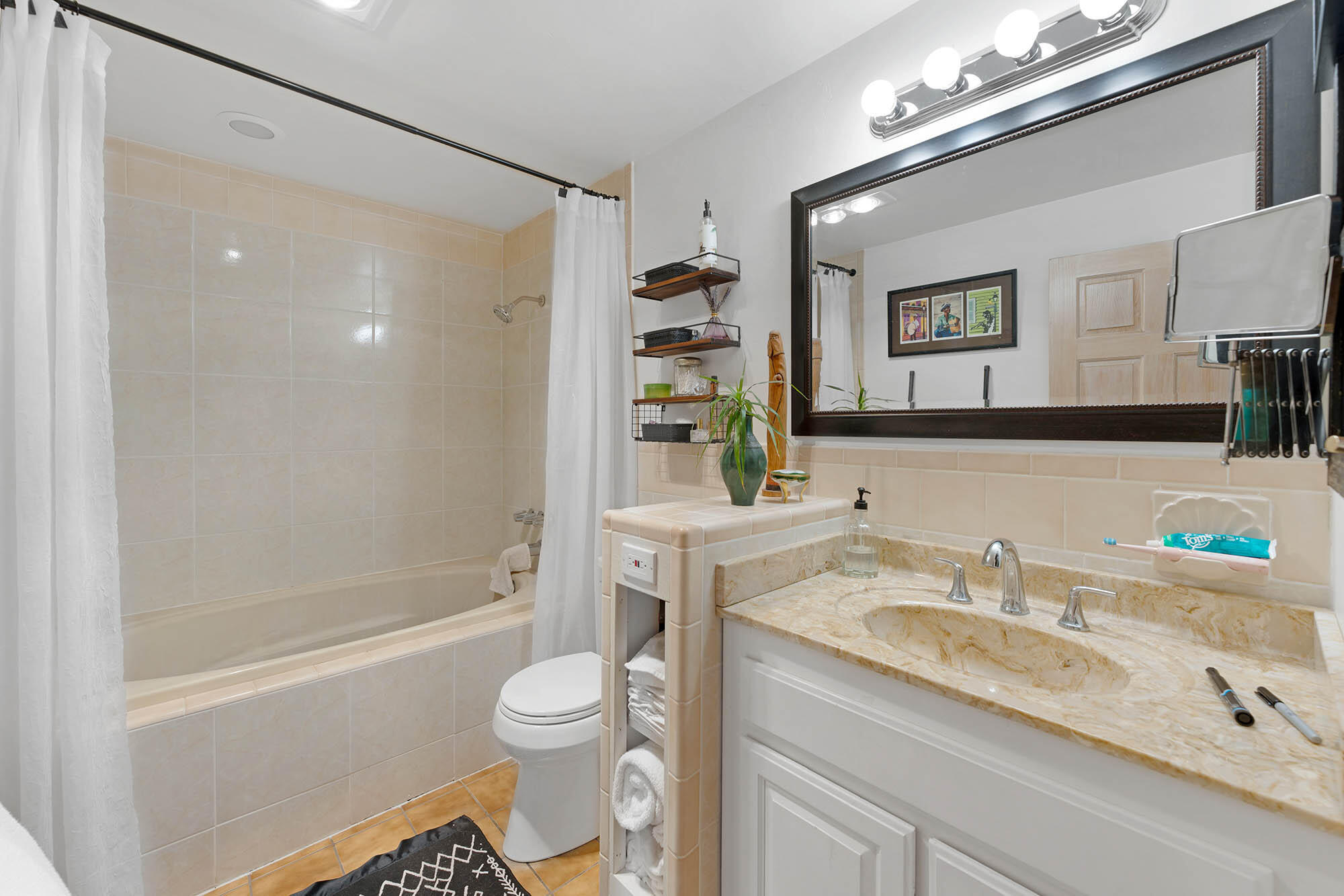 3290 Wild Oak Lompoc, CA 93436 - Photo 46 of 72 Aux bathroom - 3290 Wild Oak Road 93436