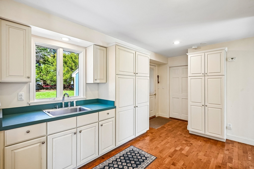 1 Mark Street Manchester, MA 01944 - Photo 15 of 40