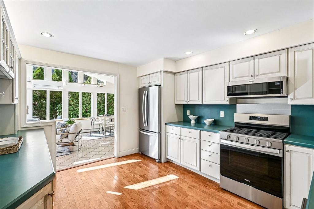 1 Mark Street Manchester, MA 01944 - Photo 10 of 40