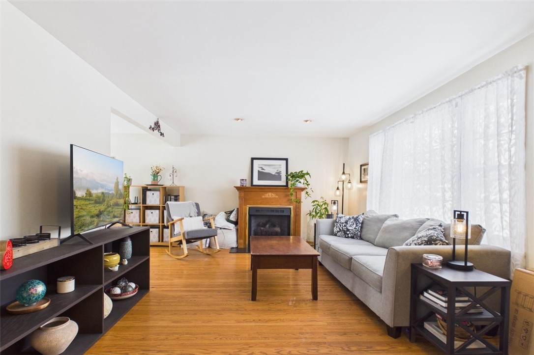 582 Watson Road Perinton, NY 14450 - Photo 5 of 45