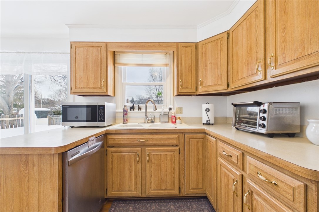 582 Watson Road Perinton, NY 14450 - Photo 10 of 45