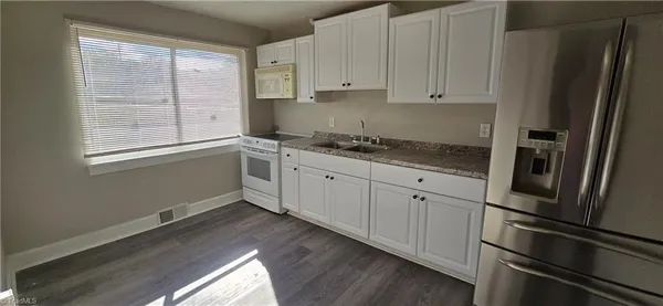 $1,100 | 2912 Woodleigh Street, Unit 3, Winston-Salem, NC 27127