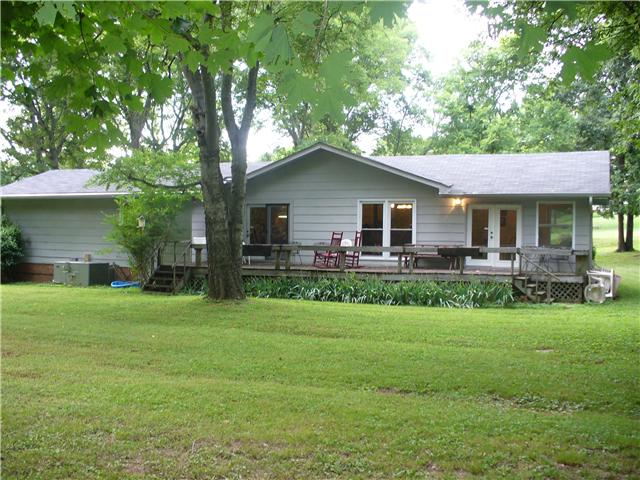 401 Cambridge Road Lebanon, TN 37087 - Photo 3 of 10 Back View of Property showing Deck
