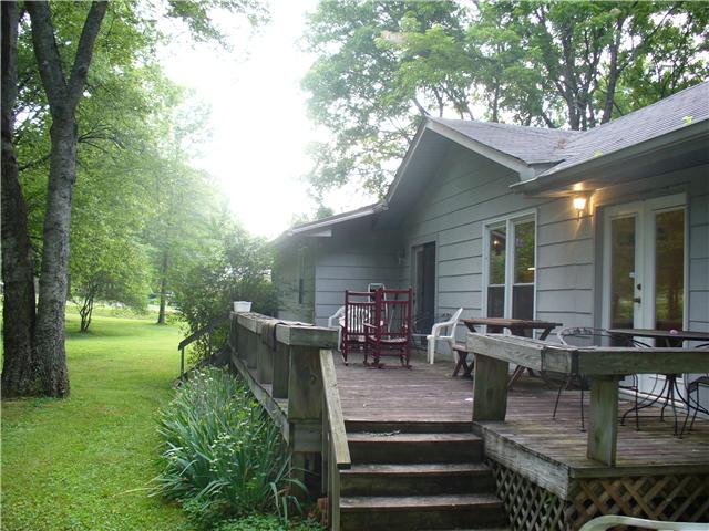 401 Cambridge Road Lebanon, TN 37087 - Photo 4 of 10 Another view of Deck