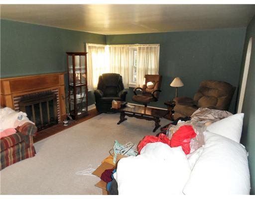533 Locust Valley Road Jeannette, PA 15644 - Photo 3 of 14 Living Room.