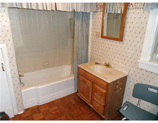 533 Locust Valley Road Jeannette, PA 15644 - Photo 8 of 14 Full Bath.