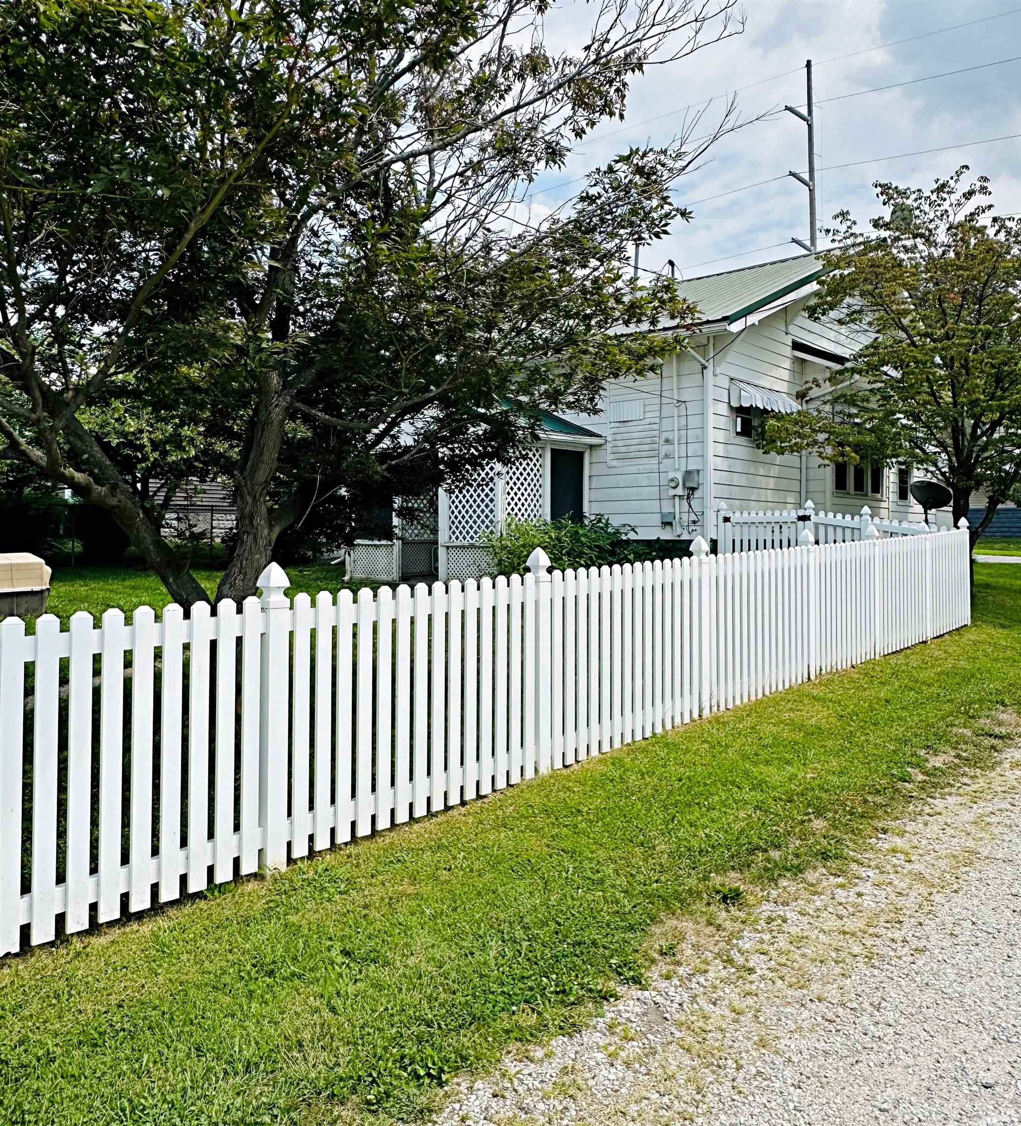 1504 Memorial Avenue Washington, IN 47501 - Photo 14 of 16