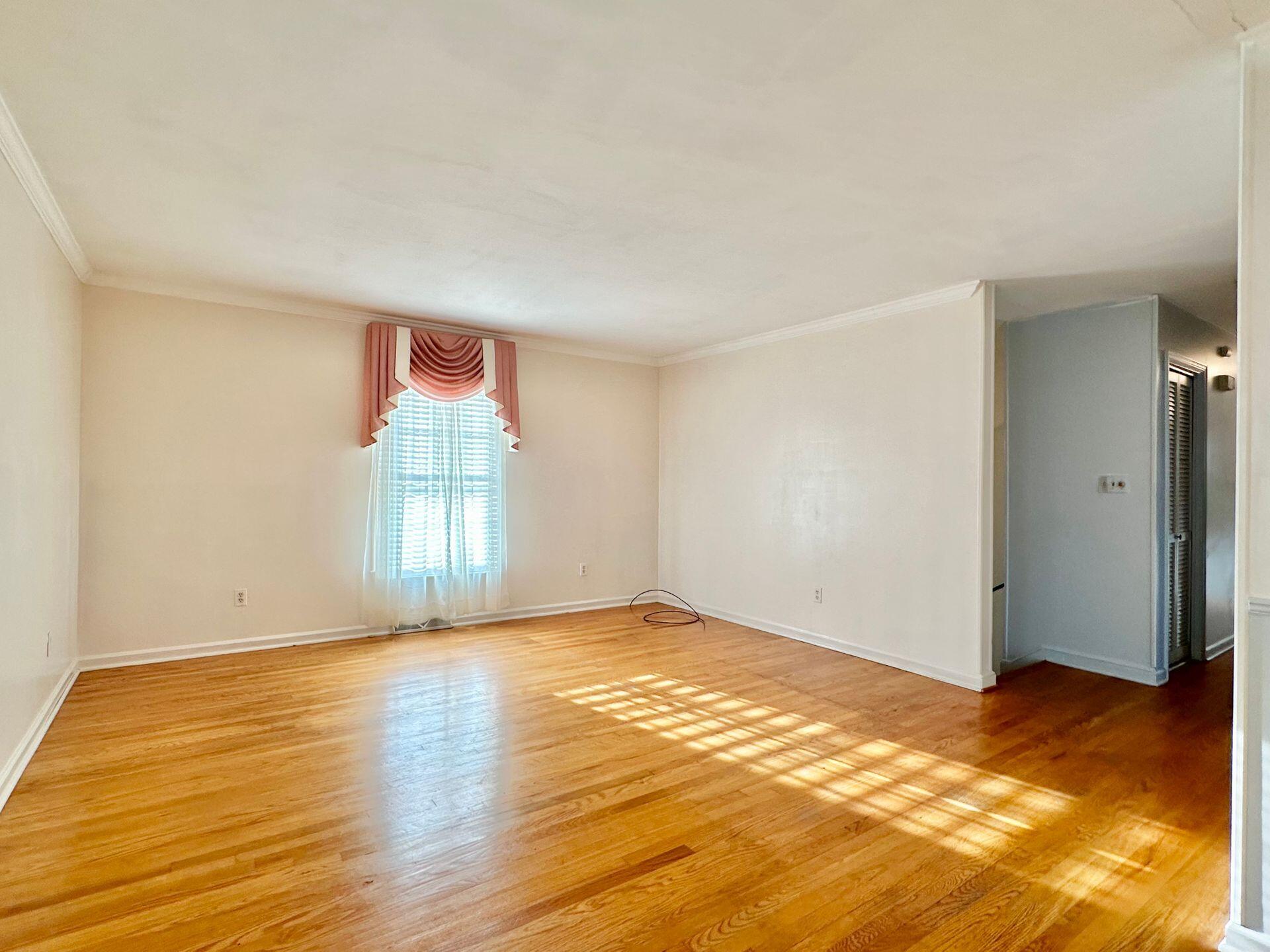 2313 Carter Road Southwest Roanoke, VA 24015 - Photo 11 of 66 Oak Hardwood Floors