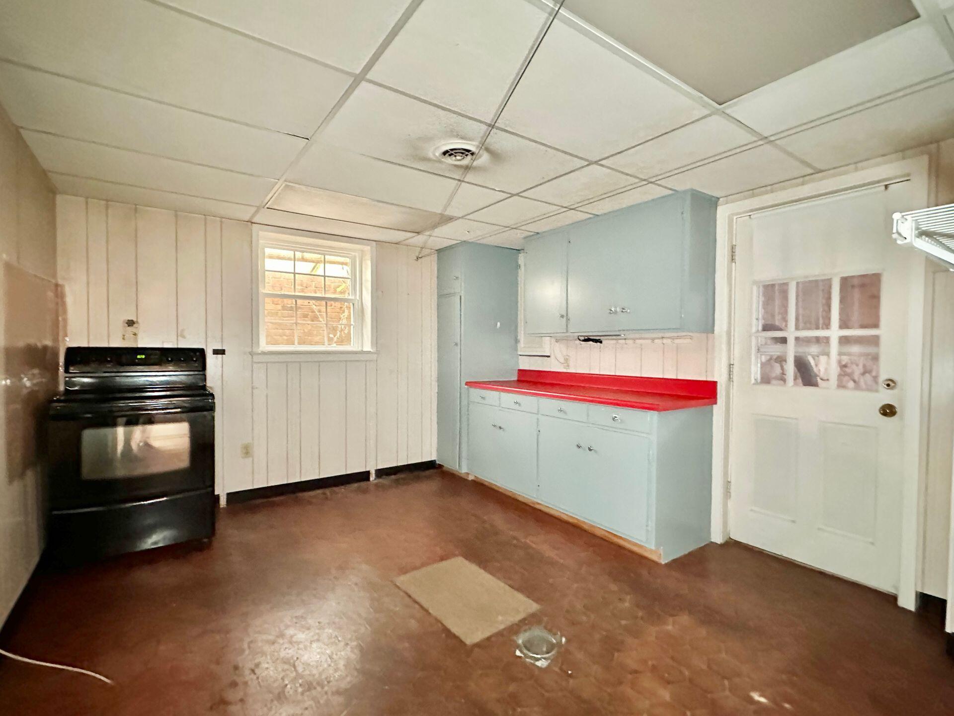 2313 Carter Road Southwest Roanoke, VA 24015 - Photo 40 of 66 2nd Kitchen lower level