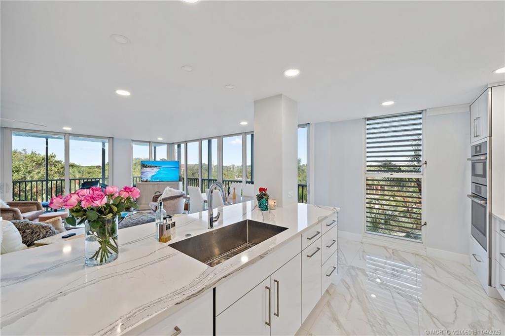 669 Northeast Plantation Road, Unit 201 Stuart, FL 34996 - Photo 12 of 37