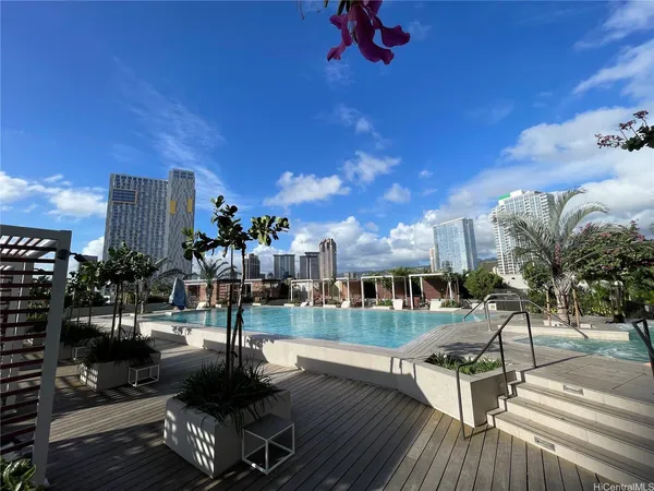 $3,900 | 987 Queen Street, Unit 1513, Honolulu, HI 96814