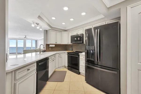 $3,500 | 9650 South Ocean Drive, Unit 2009, Jensen Beach, FL 34957