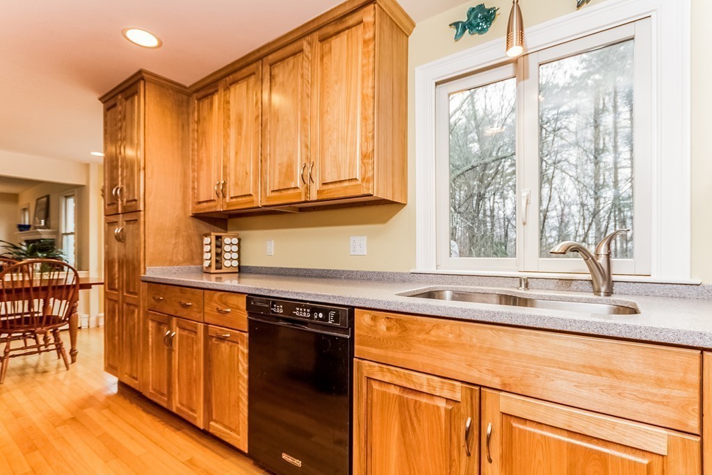 27 Waite Road Boxborough, MA 01719 - Photo 6 of 22 Gallery Image 6