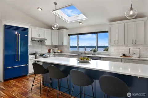 $1,650,000 | 10960 39th Avenue Southwest, Seattle, WA 98146