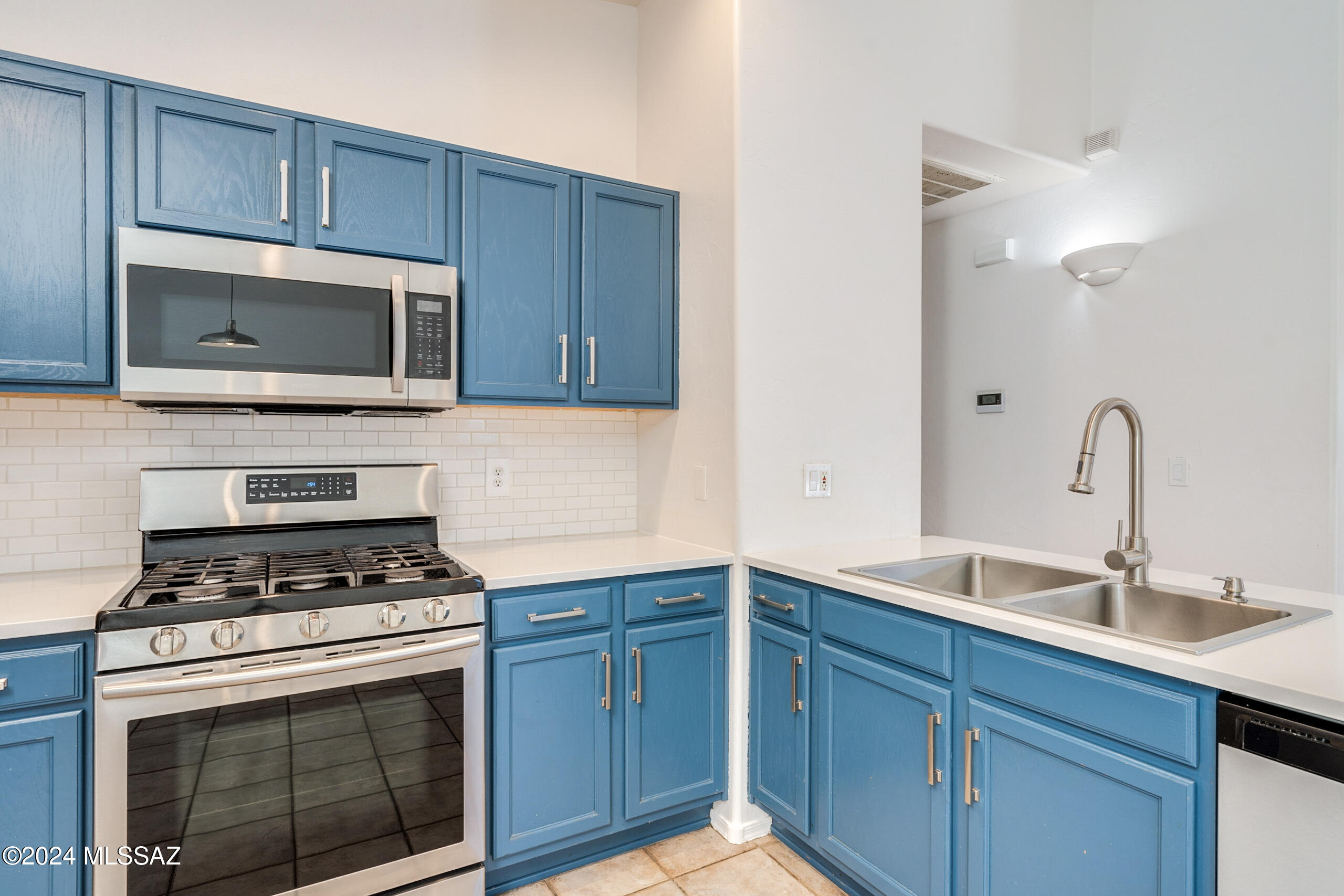7704 South Meadow Spring Way Tucson, AZ 85747 - Photo 9 of 30