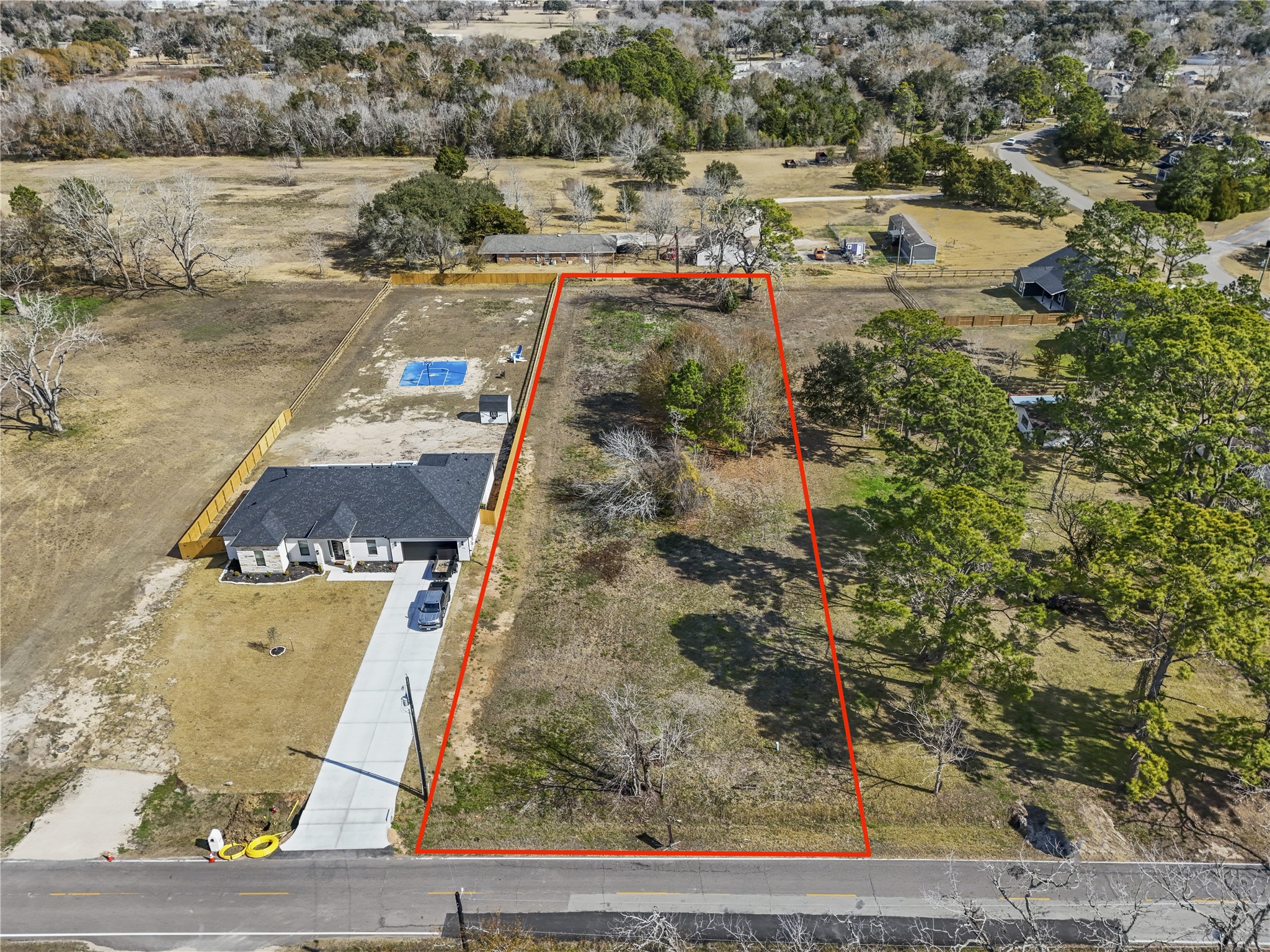 2256 Mamie Ford Road Alvin, TX 77511 - Photo 2 of 16