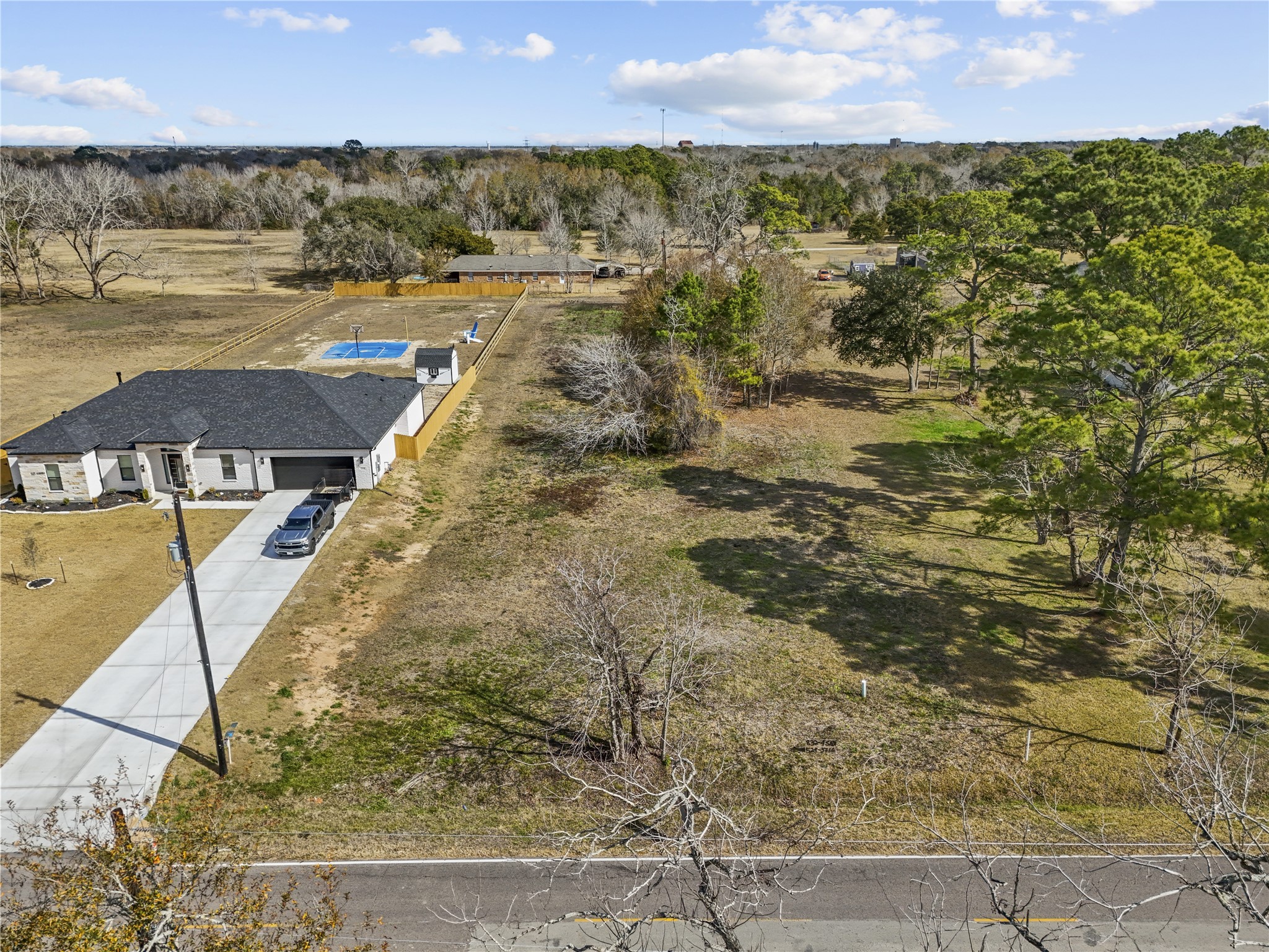 2256 Mamie Ford Road Alvin, TX 77511 - Photo 6 of 16