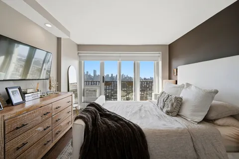 $449,900 | 1960 North Lincoln Park West, Unit 2709, Chicago, IL 60614