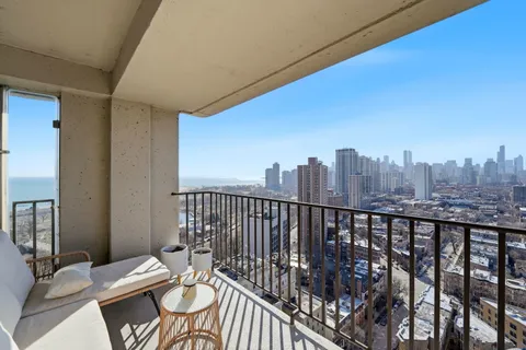 $449,900 | 1960 North Lincoln Park West, Unit 2709, Chicago, IL 60614