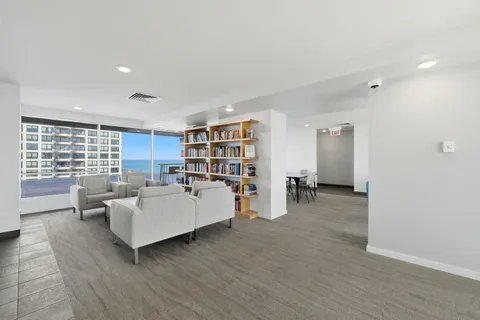 $449,900 | 1960 North Lincoln Park West, Unit 2709, Chicago, IL 60614