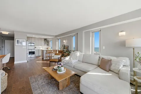 $449,900 | 1960 North Lincoln Park West, Unit 2709, Chicago, IL 60614