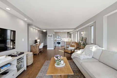 $449,900 | 1960 North Lincoln Park West, Unit 2709, Chicago, IL 60614