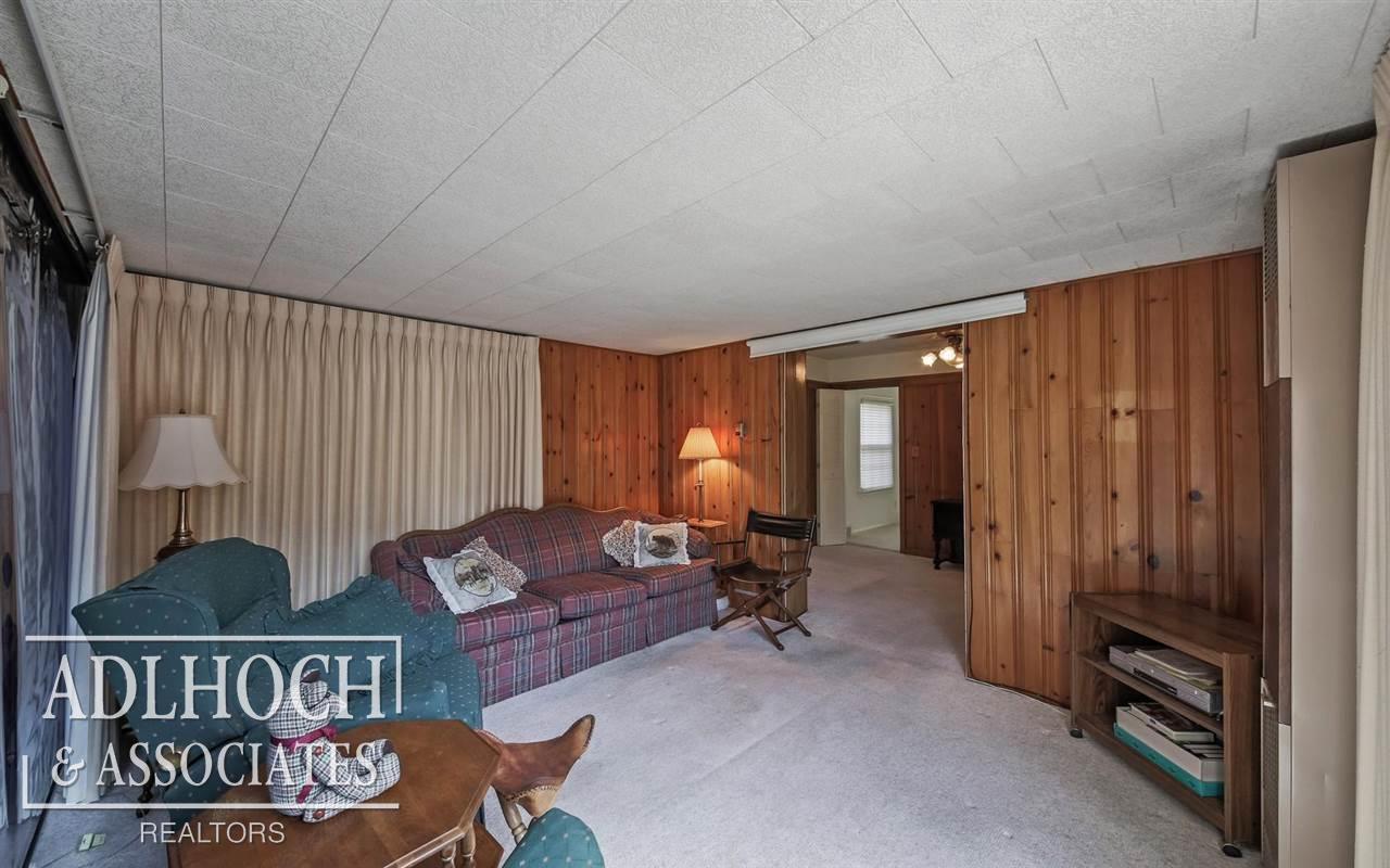 1047 Devonshire Road Grosse Pointe Park, MI 48230 - Photo 15 of 33