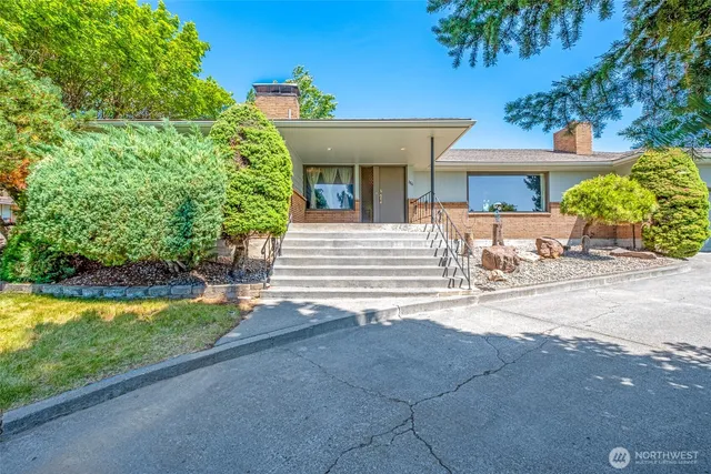 $424,000 | 386 Mocliff Road, Ephrata, WA 98823