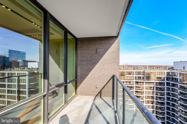 $1,200,000 | 1781 North Pierce Street, Unit 1404, Arlington, VA 22209